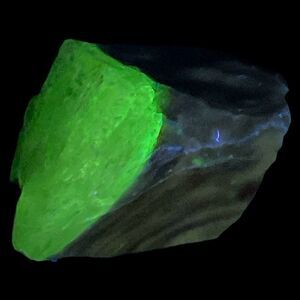 Milk Glass Carmel Swirl Art Glass Cullet Glowing Manganese‎ Slag Glass #4GL313